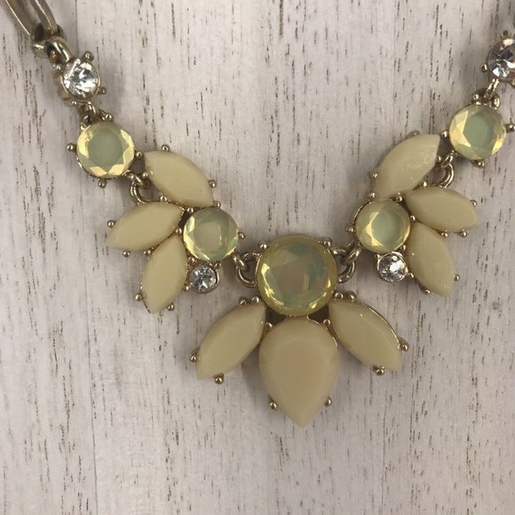 Ann Klein Neutral Beige  Gold Tone pale‎ Yellow Crystals Pendant 16"  Necklace - Picture 4 of 10